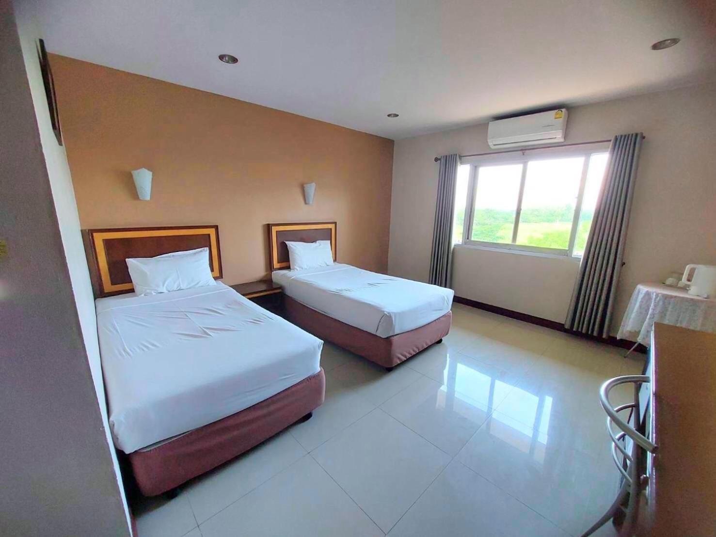 Kp Hotel Udonthani Kumphawapi Екстер'єр фото
